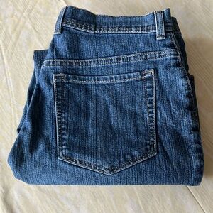 Gloria Vanderbilt women’s size 6 short jeans